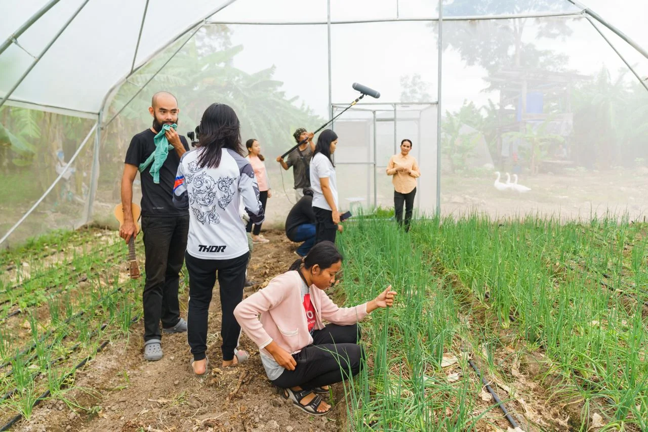 A conversation with young farmers in a growing space